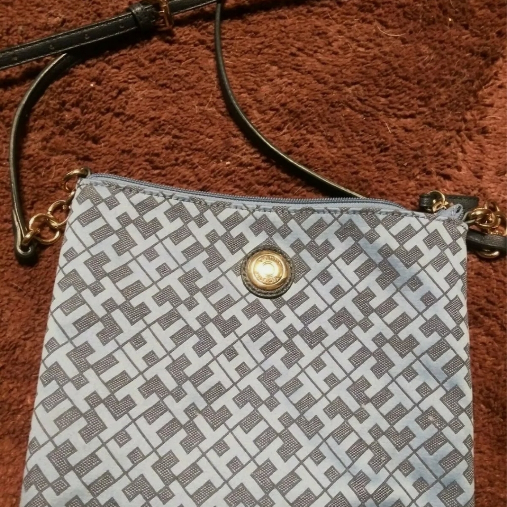 Tommy Hilfiger Monogram Signature Logo Jacquard Cr